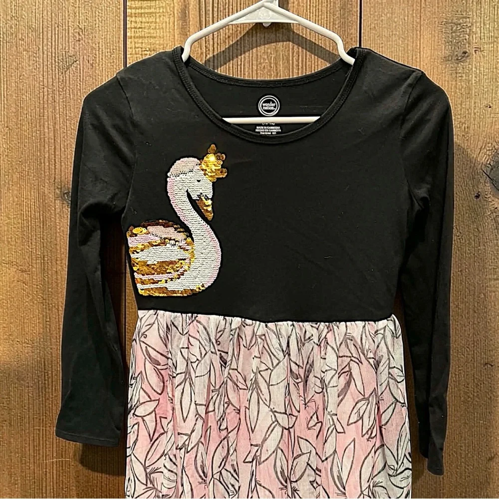 Black & Pink Swirl Swan Long Sleeve Dress girls size LARGE